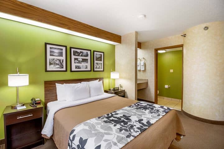 Room 18 of 40
