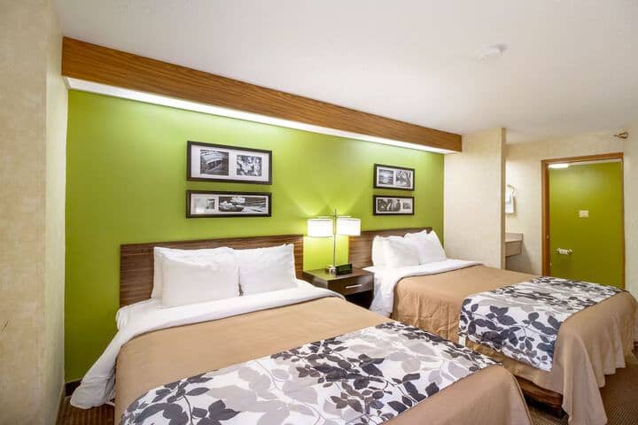 Room 10 of 40
